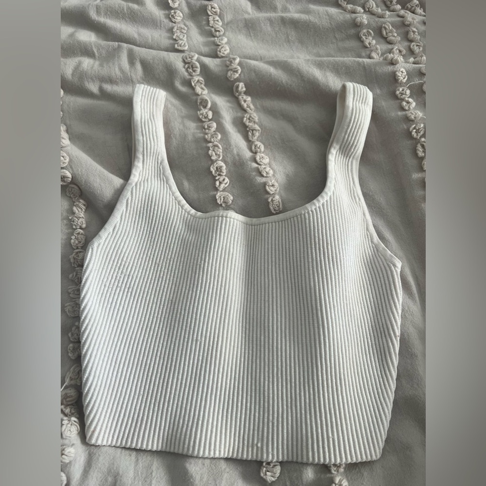 Cropped white Aritzia tank